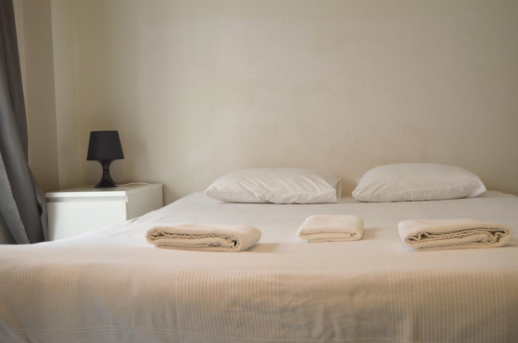 Apartamentos Canasteros Málaga Oda fotoğraf